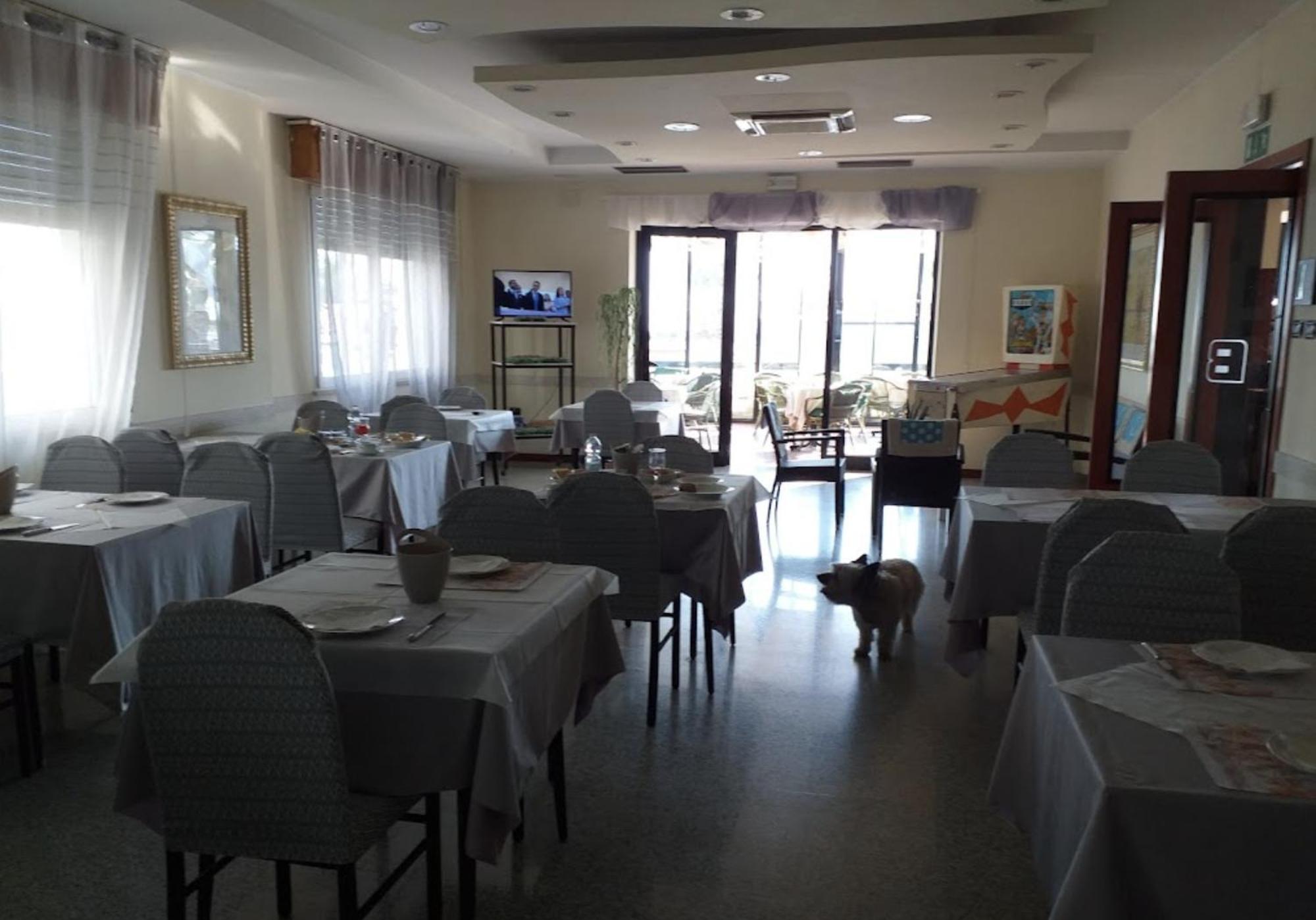 Hotel Bonaria Rimini Buitenkant foto