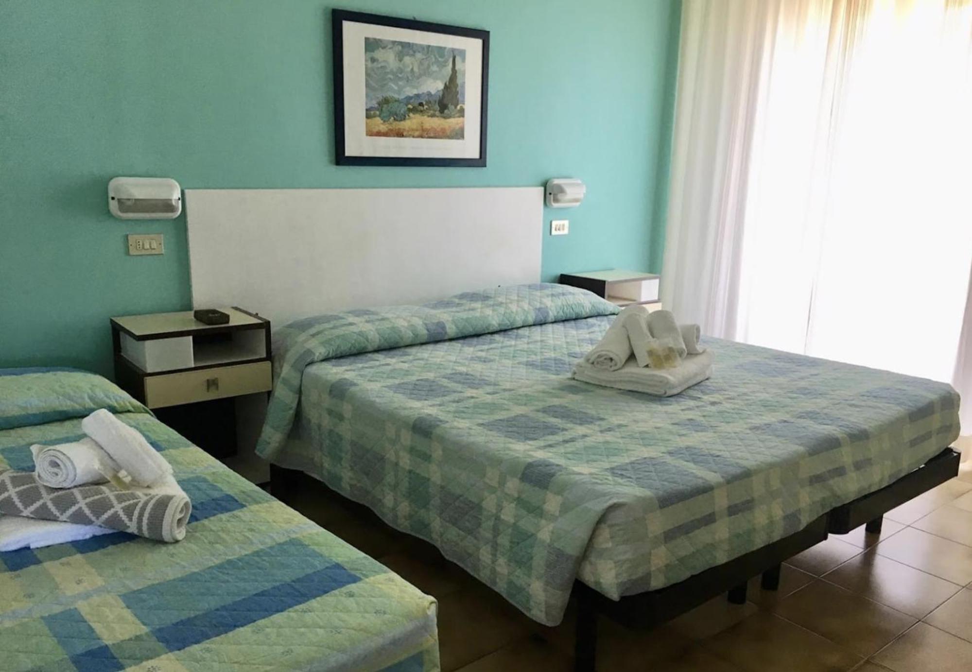 Hotel Bonaria Rimini Buitenkant foto